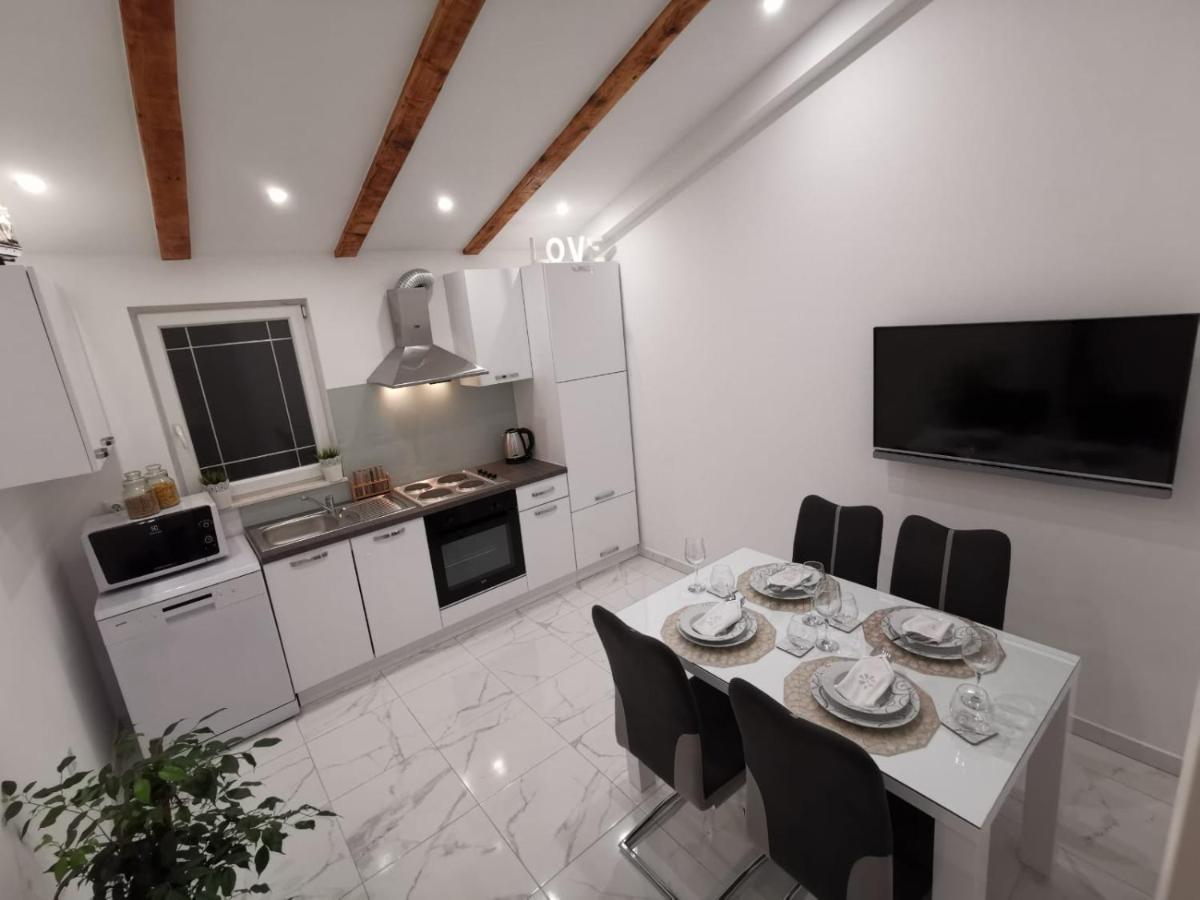 Apartmani Pina 2 Kaštela Exterior foto